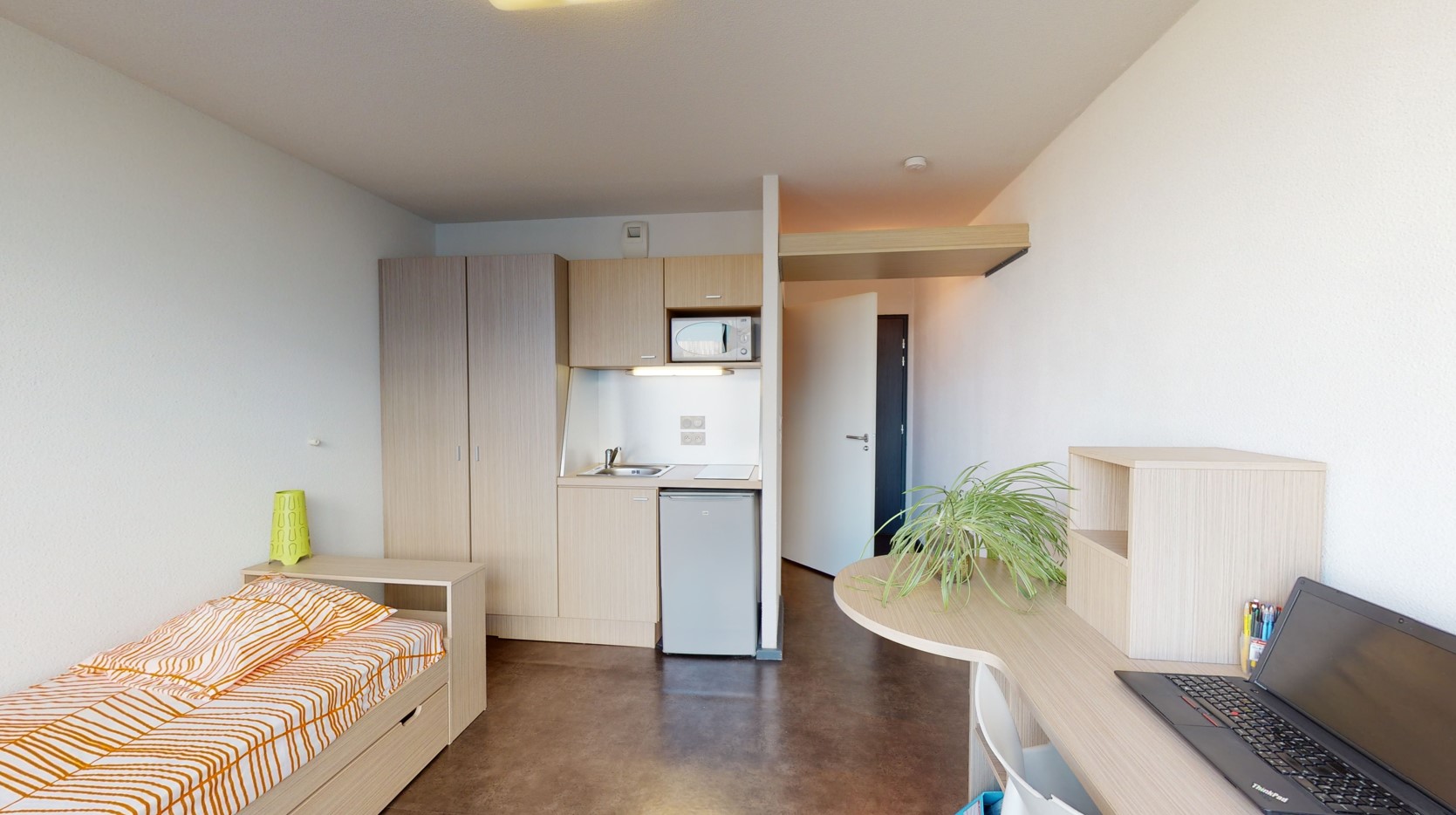 Appartement étudiant meublé à Nantes dans la résidence Artemisia avec lit, bureau et kitchenette équipée