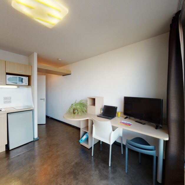 Studio étudiant à Nantes avec espace cuisine et bureau – Résidence Artemisia