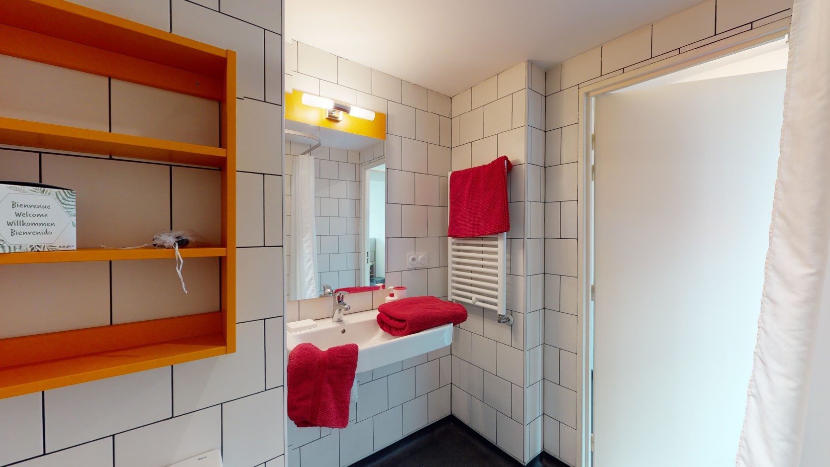 Salle de bain étudiante moderne dans la résidence Artemisia à Nantes