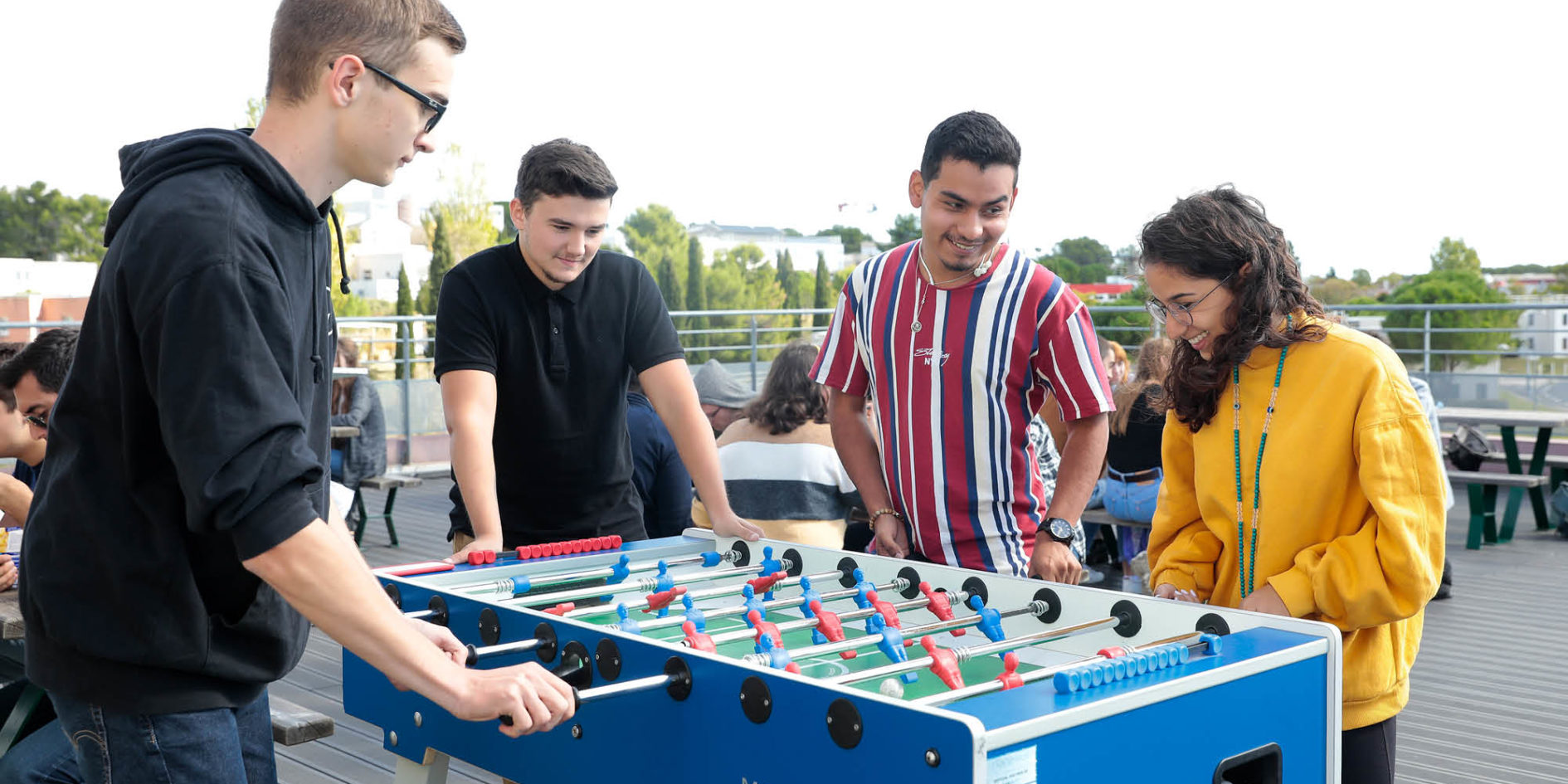 étudiants au babyfoot