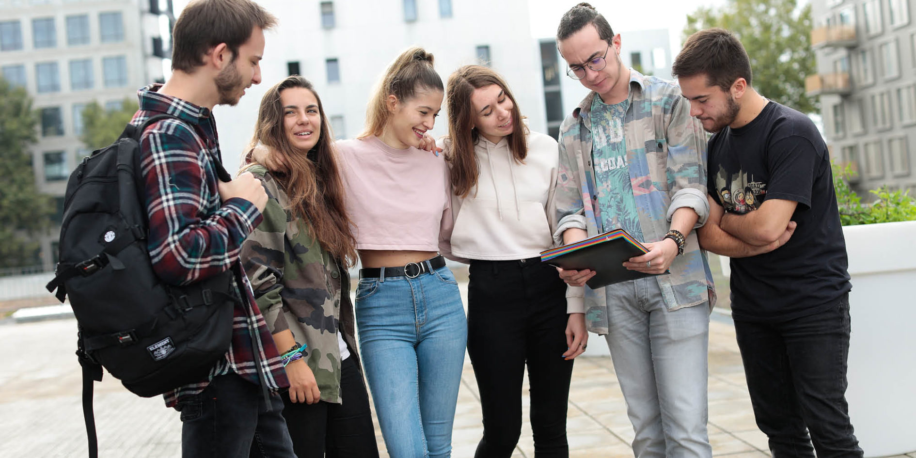 étudiants de l'esma nantes posant