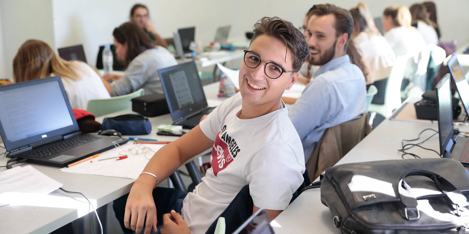 étudiants en cours esma montpellier