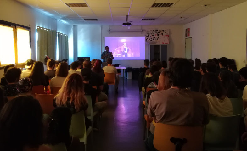 Les étudiants de l'ESMA Montpellier en cycle d'animation 3D et effets spéciaux assistant à la conférence d'Andrew Gordon de DNEG