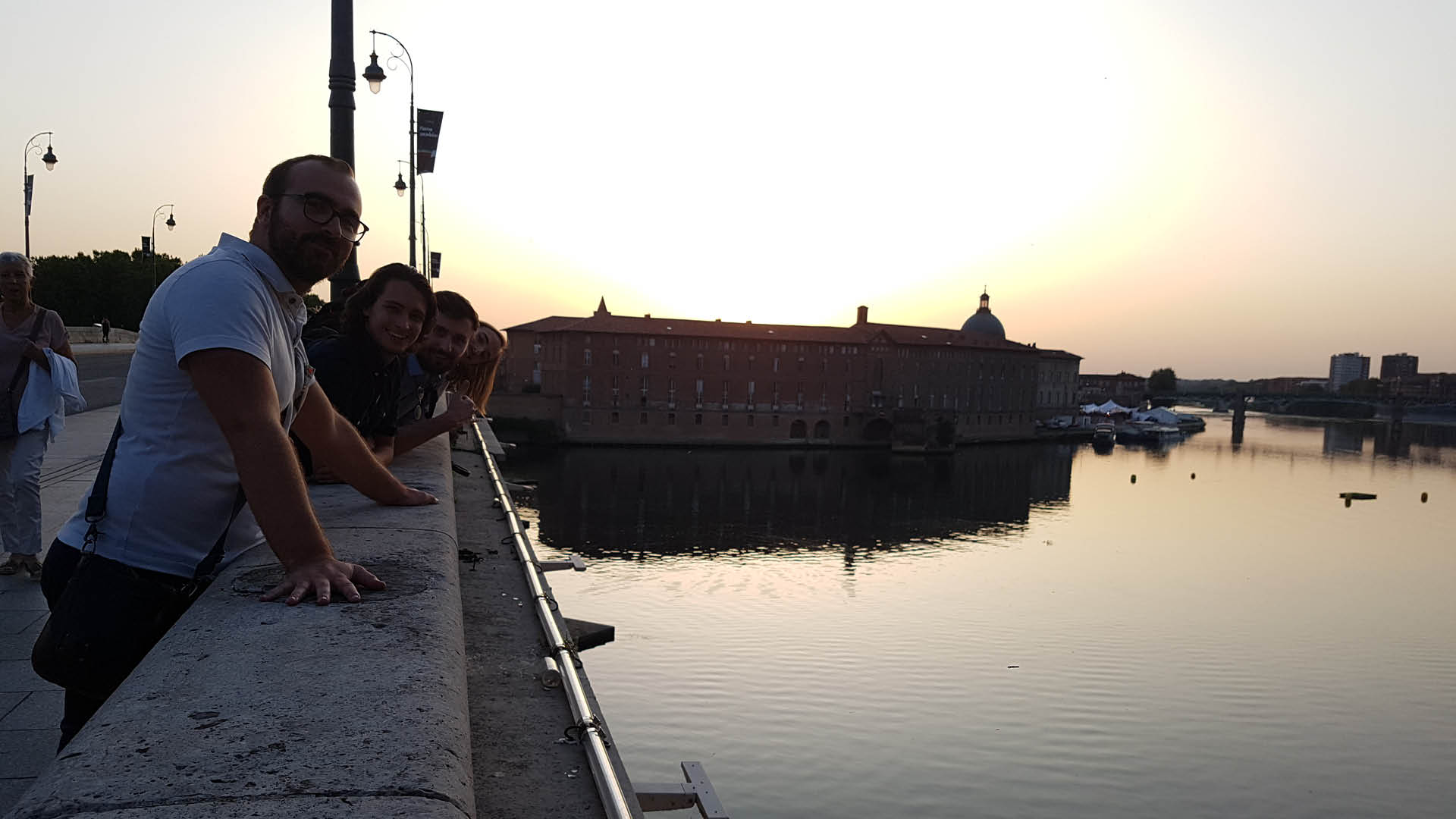 Etudiants de l'ESMA sur la Garonne à Toulouse